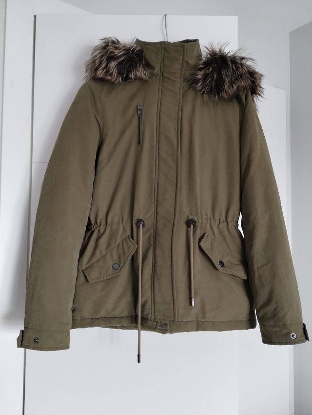 Abrigo acolchado con capucha talla S