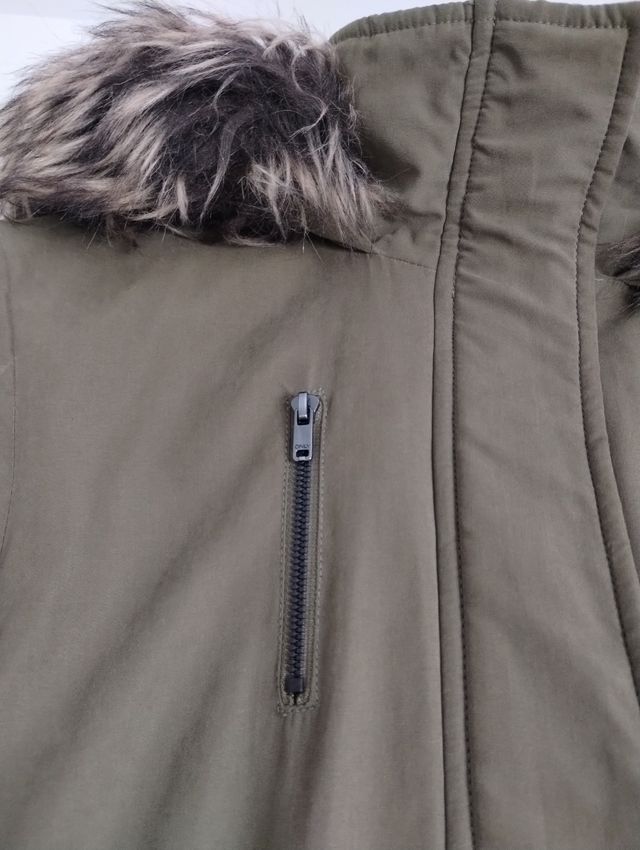 Abrigo acolchado con capucha talla S