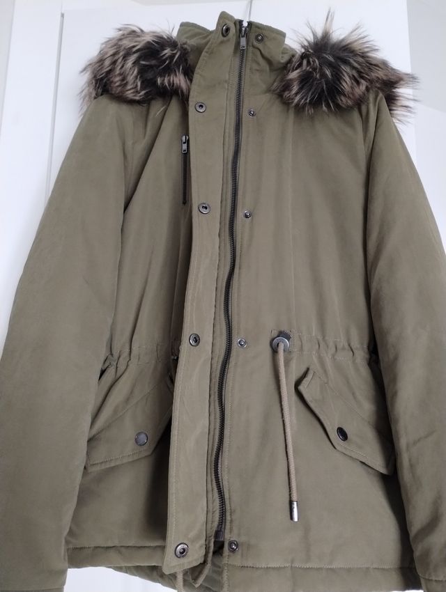 Abrigo acolchado con capucha talla S