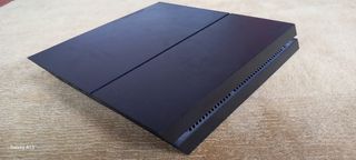 PS4 amb 2 mandos i 4 jocs