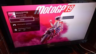 PS4 amb 2 mandos i 4 jocs