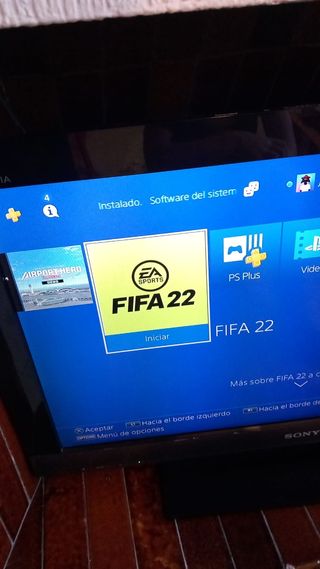 PS4 amb 2 mandos i 4 jocs