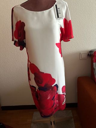Vestido satinado, talla 40, nuevo con etiquetas
