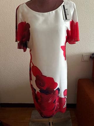 Vestido satinado, talla 40, nuevo con etiquetas