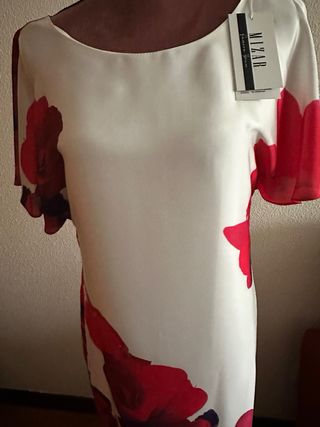 Vestido satinado, talla 40, nuevo con etiquetas