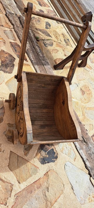 Carrito revistero o leñera