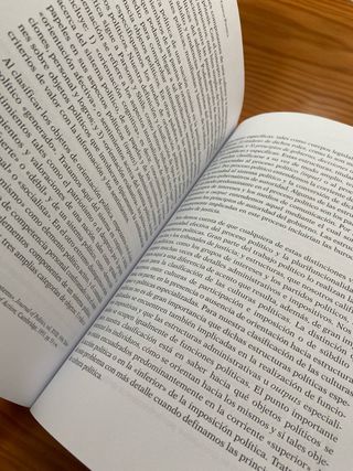 Doce lecturas fundamentales de ciencia política