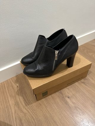 Botin piel negro talla 39