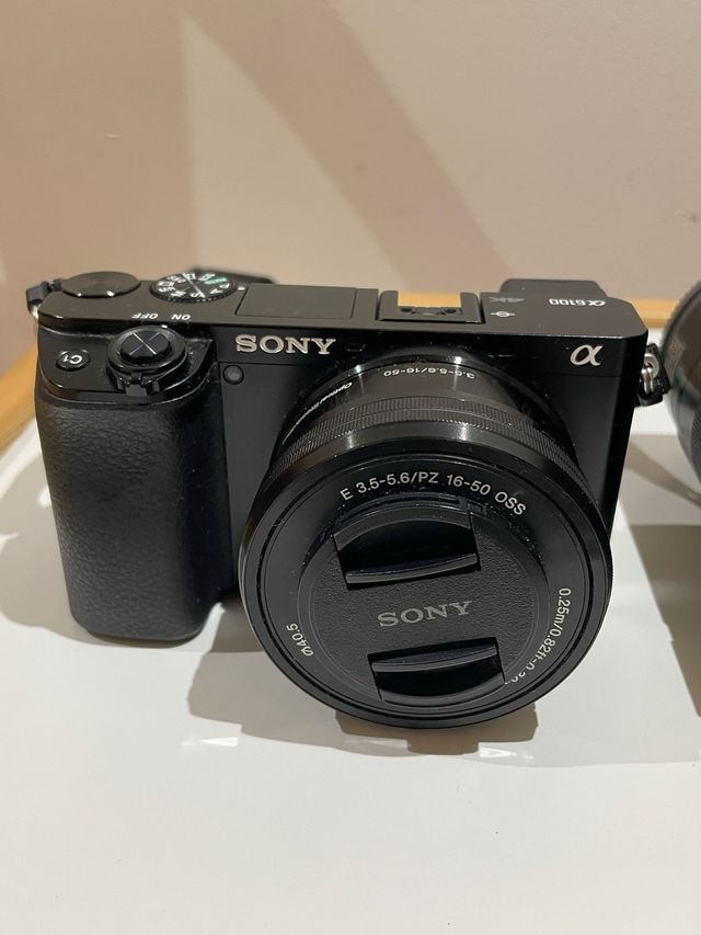 Cámara Sony Alpha 6100 kit