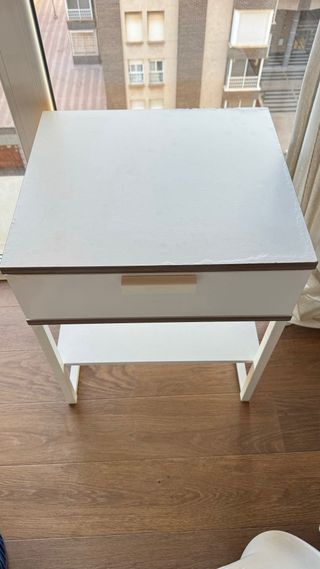 Mesita de noche IKEA TRYSIL