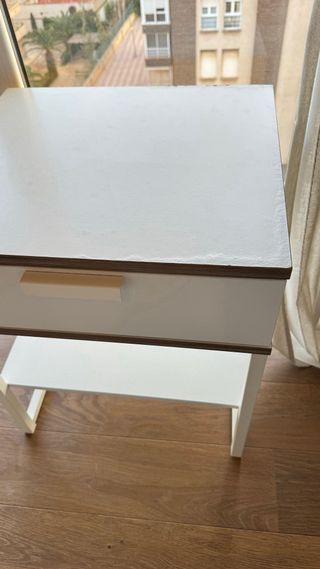 Mesita de noche IKEA TRYSIL