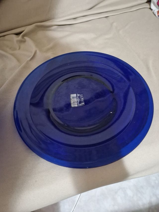 Insalatiera con piatto da portata blu