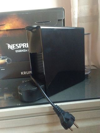 Nespresso essenza mini cafetera cap