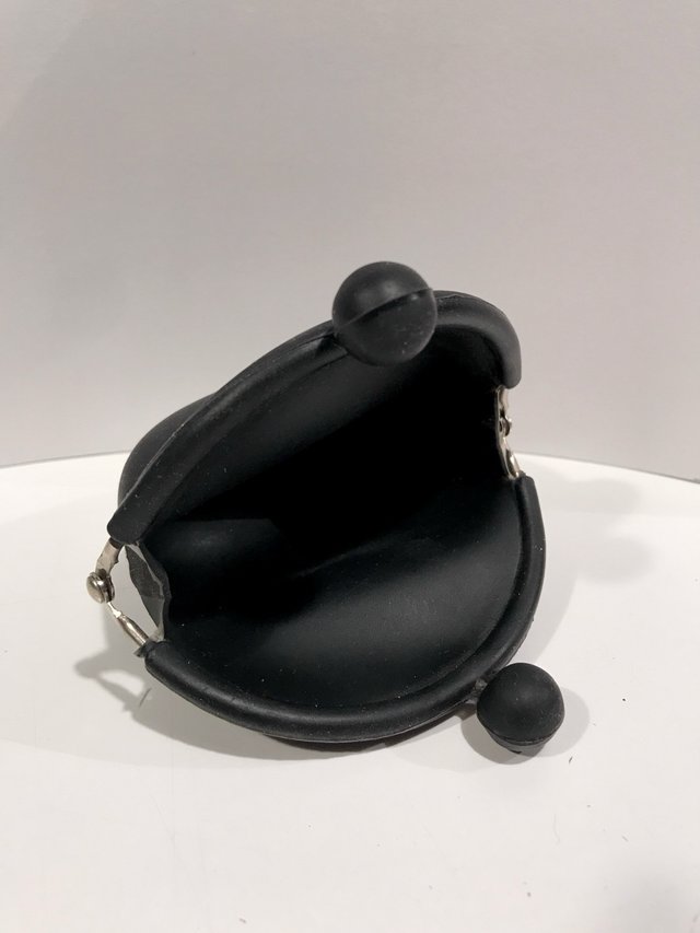 Porta monete in silicone nero