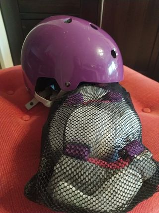 Casco y protecciones patinaje