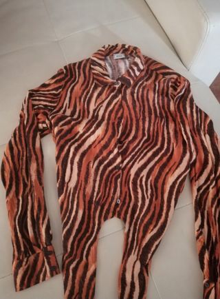 Blusa estampada tonos marrón