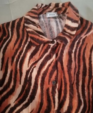 Blusa estampada tonos marrón