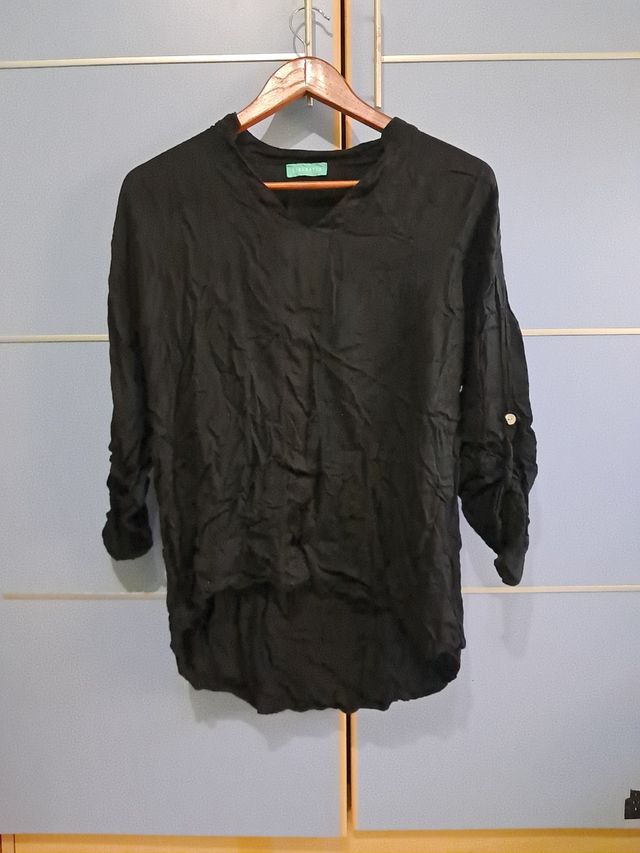 Blusa negra de Liberatta