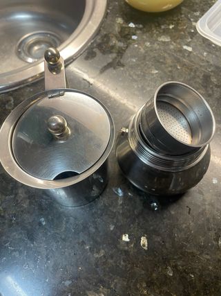 VENDO CAFETERA DE ACERO INOXIDABLE de toda la vida