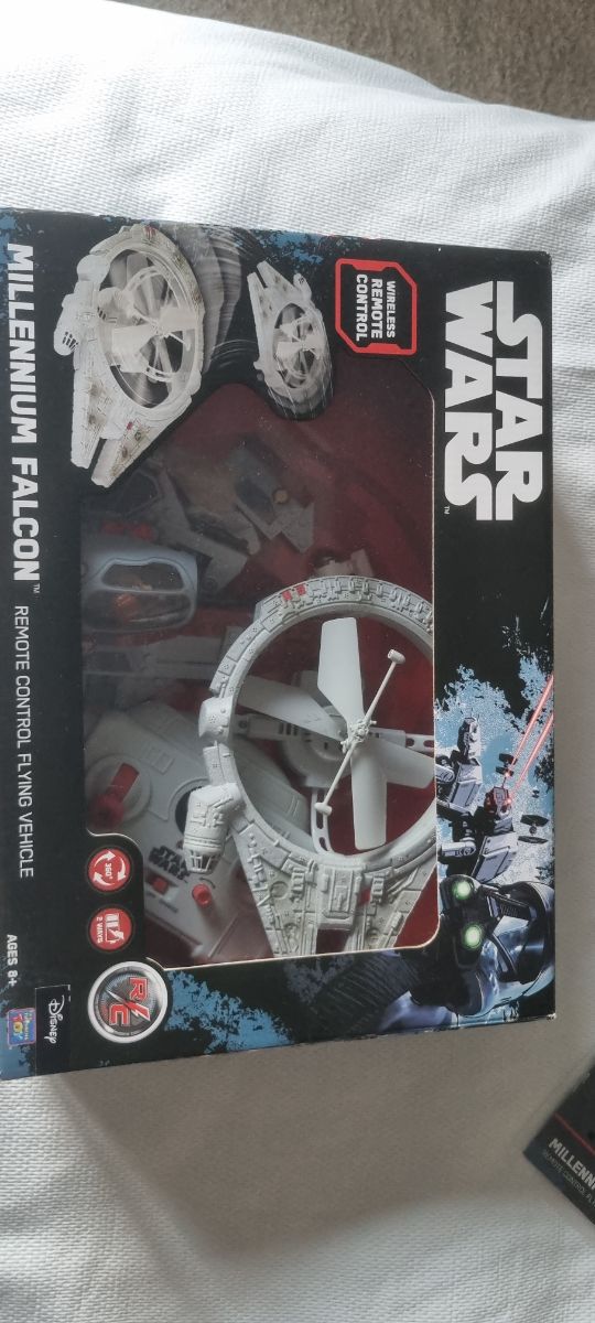 Dron teledirigido Millenium Falcon