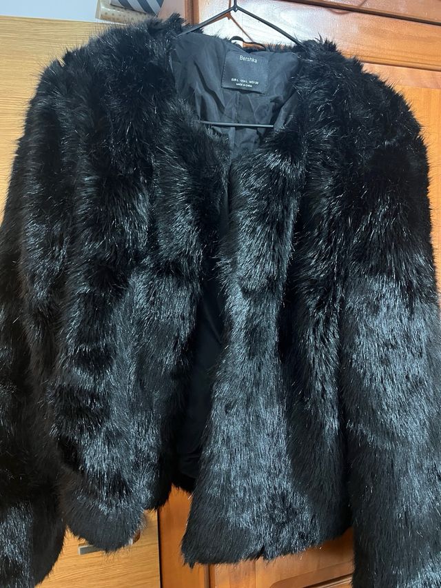 Vendo varios abrigos, chalecos y jersey