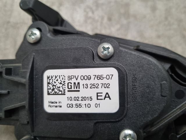 Acelerador opel astra J