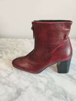 Botines elegantes rojos oscuros