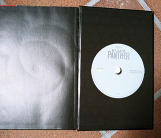 MARVEL STUDIOS. Contenido inédito + película DVD.