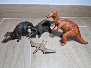 Muñecos dinosaurios
