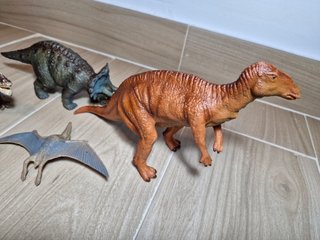 Muñecos dinosaurios