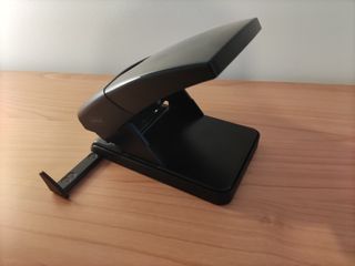 Perforatore, bucatrice, 2 fori per alti spessori