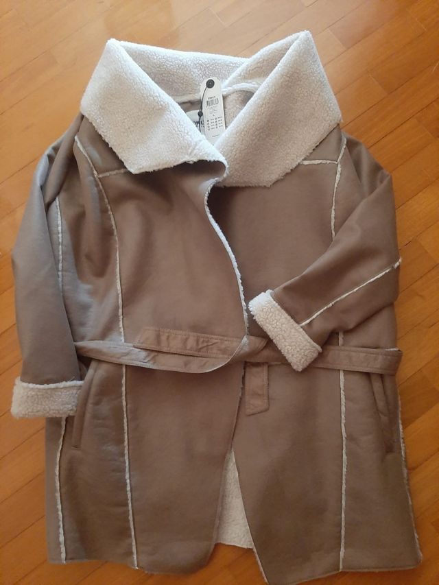 Abrigo talla L marca ONLY