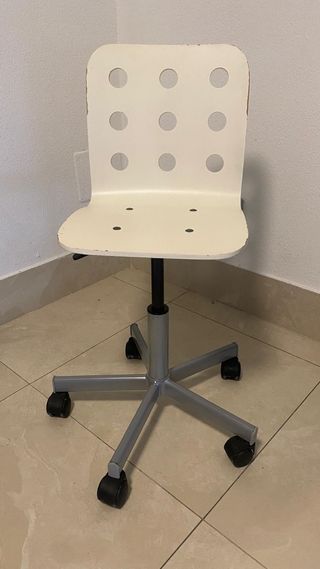 Silla con ruedas Ikea blanca niño