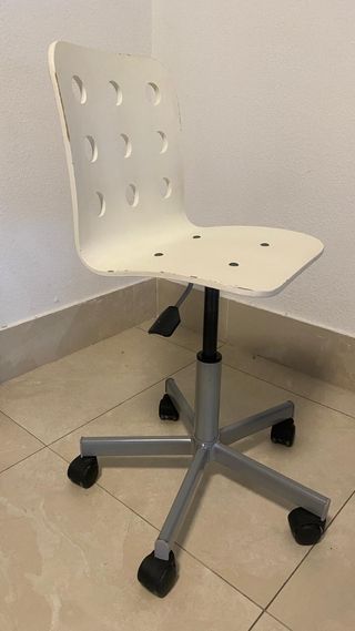 Silla con ruedas Ikea blanca niño