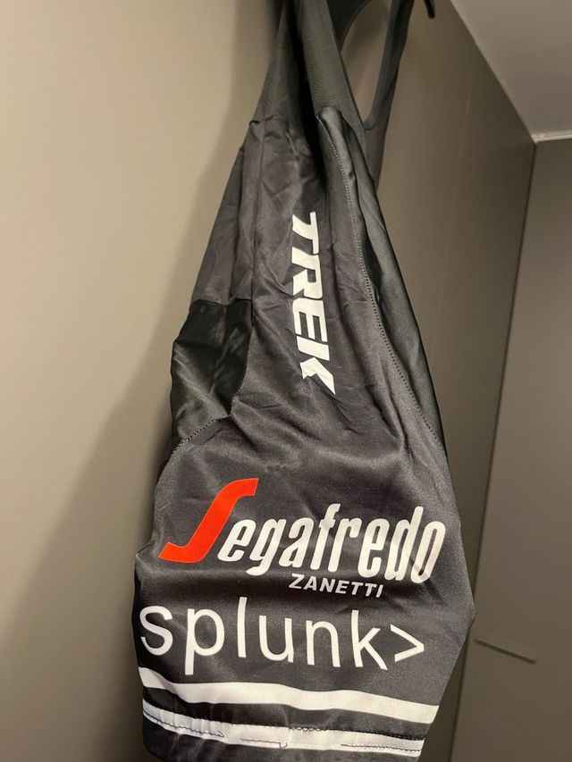 Conjunto Trek segafredo ciclismo