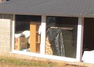 Ventana aluminio blanco 185x156 con persiana