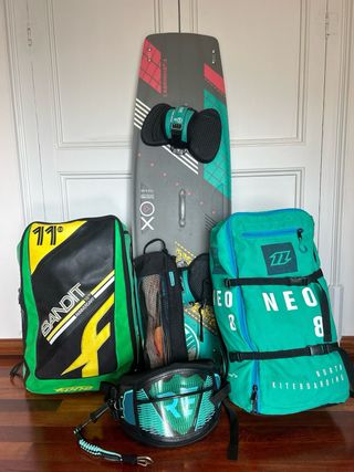 kitesurf duotone 8m + bandit 11m + clickbar