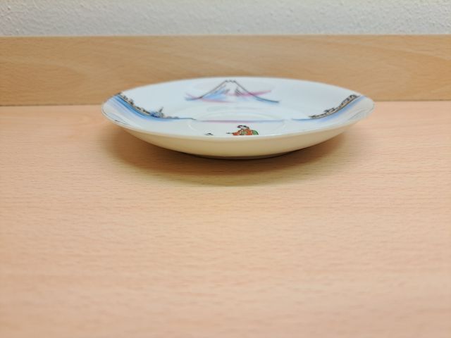 Piatto giapponese di porcellana