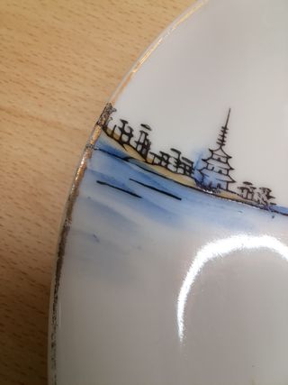 Piatto giapponese di porcellana