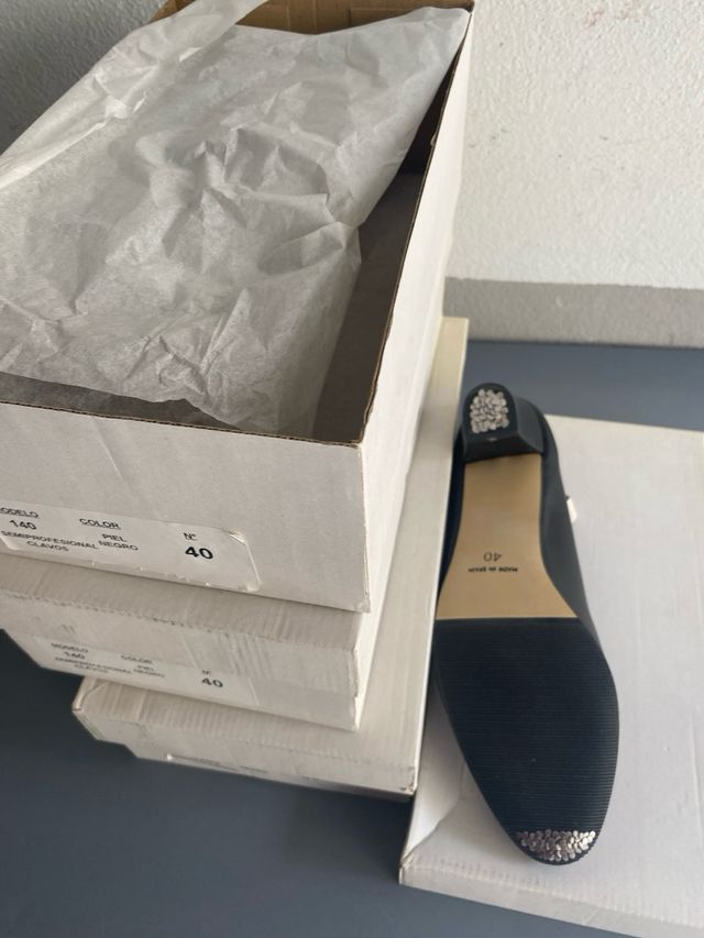 Zapato tacón clacos piel/ante nuevo clavos