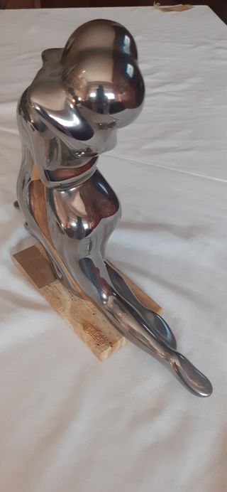 Figura de Galos, el abrazo