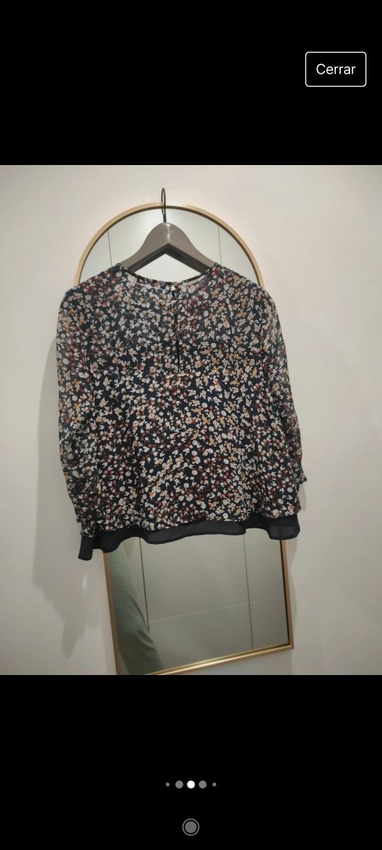 Blusa mujer flores de Bershka
