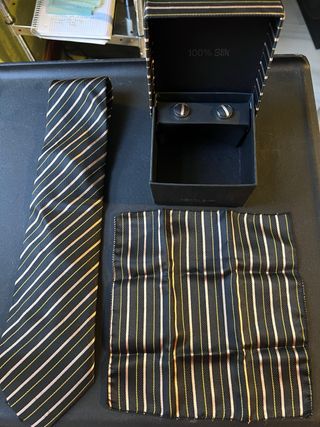 Corbata,pañuelo y gemelos seda