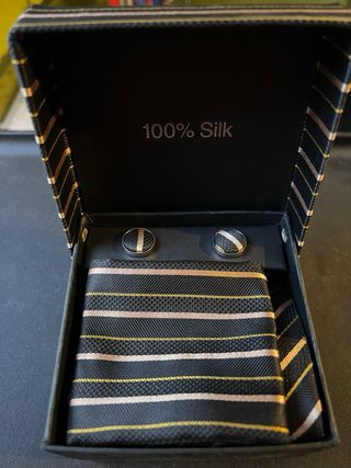 Corbata,pañuelo y gemelos seda
