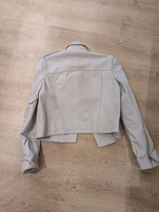 Cazadora cuero sin estrenar blanco roto TS