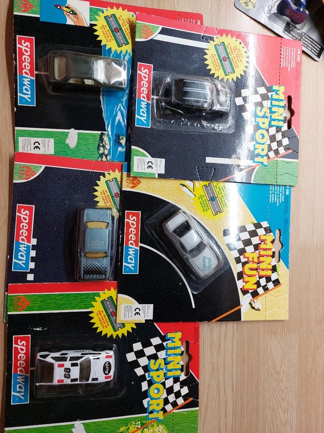 Coche carrocería metálica y chasis plast