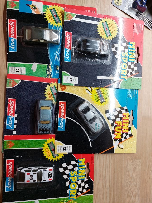 Coche carrocería metálica y chasis plast