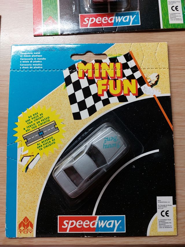 Coche carrocería metálica y chasis plast