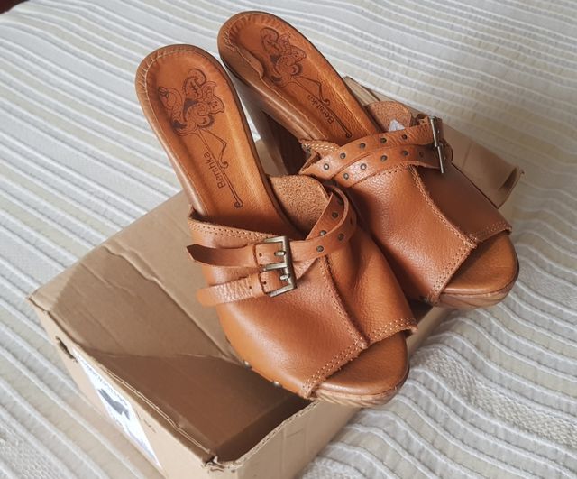 zuecos bershka talla 38