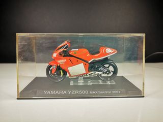 Yamaha YZR500 Max Biaggi 2001  1/24
